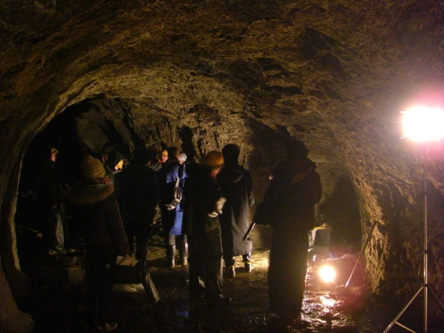 大谷の洞窟内での撮影