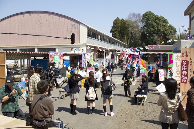 旧芳賀高校での撮影風景