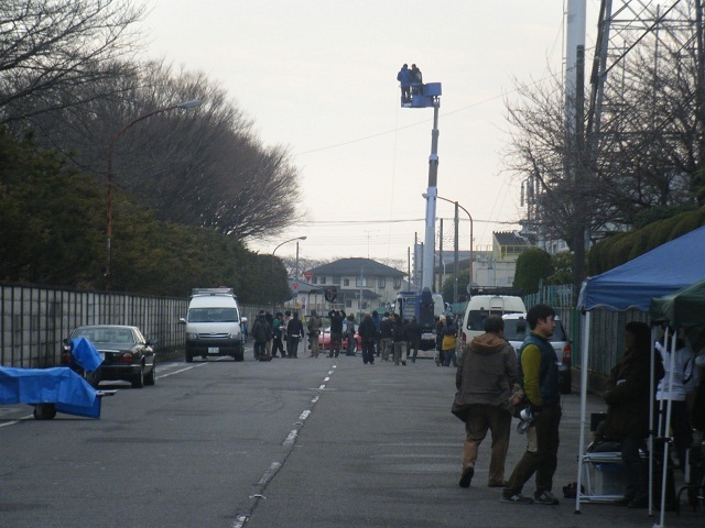 佐野工業団地内、一般道を封鎖しての撮影風景。ここではカーアクションが行われました。