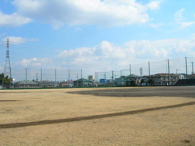 ４面の野球場共通の外野芝生
