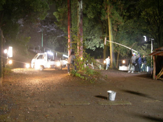 境内を使用した夜の撮影風景